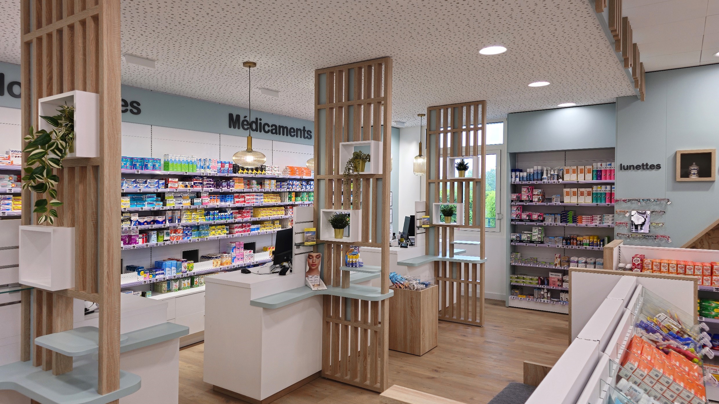 Agencement d'une pharmacie à Saint-Méen-le-Grand, Ille-et-Vilaine